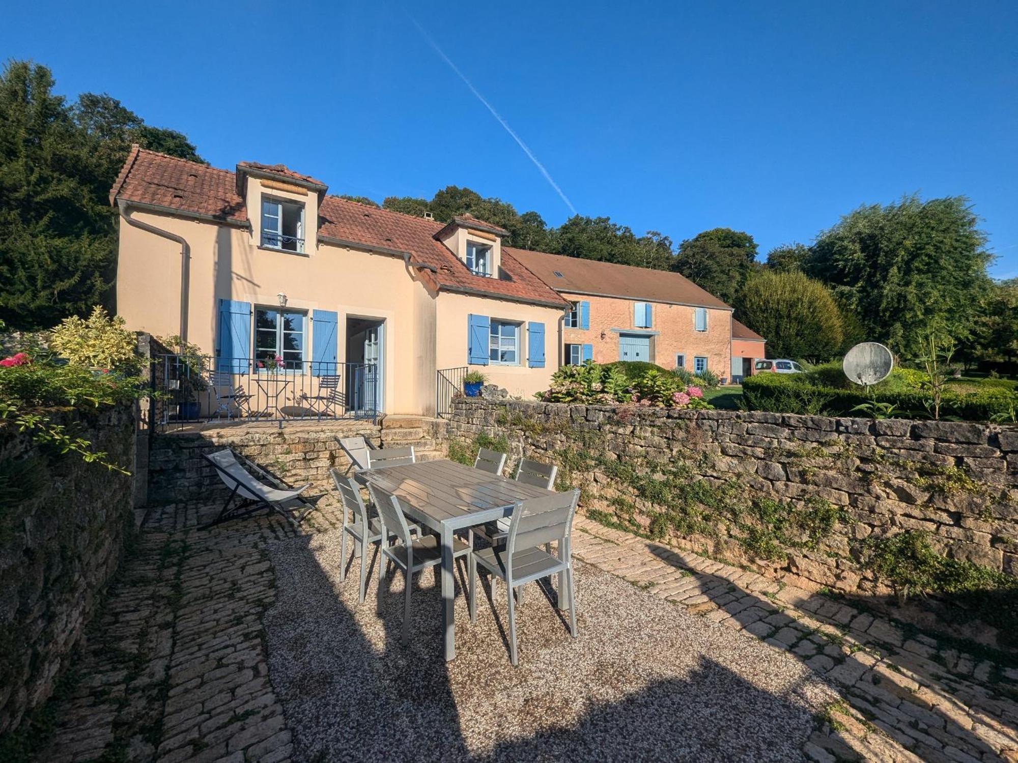 Maison Charmante A Langres Avec Wi-Fi Et Parking - Fr-1-611-43 Exterior foto